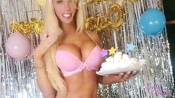 Preview 1 of Big Cake - BARBIE ANDERSON DELICIOSA TRANS ARGENTINA UNA FIESTA DE CUMPLEA&Ntilde_OS MUY ESPECIAL CON MI PRIMO