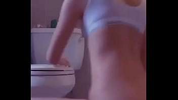 Preview 2 of Sunny Leone Hot Oil - Me manda un video toc&aacute_ndose en el ba&ntilde_o