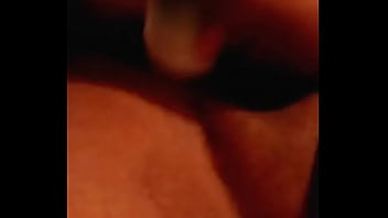 Preview 3 of Two Woman Fucks A Guy - Dandome placer un desodorante