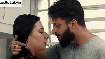 Preview 2 of Mom Blackmail Xnxx Son - Acabou a farinha de trigo mas o entregador trouxe mesmo foi a banana