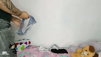 Preview 1 of Moms I Like You - Llego a mi cuarto despues de darme una ducha,  y me doy cuenta que el cachondo del hijastro de mi hermanastra se esta tocando su gran polla con mi ropa interior,  terminamos follando - Historia completa