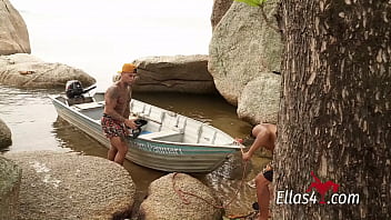 Preview 1 of Bhutanese Xvideos - Suruba com loira gostosa na praia - ellas4 - veja!