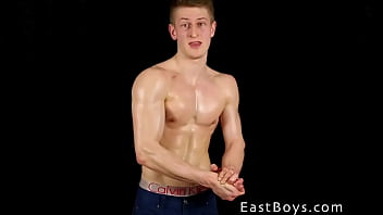 Preview 1 of Mom And Boy Sex Hom Night Sex - Posing and Flexing - Jan Rocek