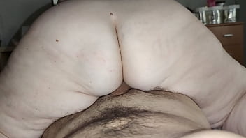 Preview 2 of Blowjob At Mardi Gras - Mi puta cabalgandome