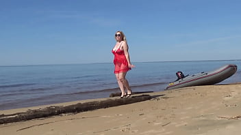 Preview 3 of Www Xxx Sex Fuck Com - MILF with juicy ass on the beach