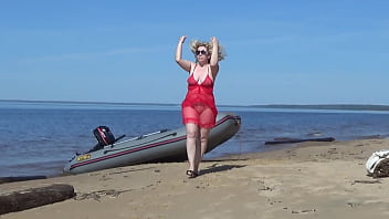 Preview 1 of Www Xxx Sex Fuck Com - MILF with juicy ass on the beach