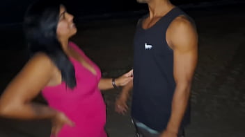 Preview 1 of Sxs Viable - Fudendo com o Neg&atilde_o Pauzudo da Praia com o Marid&atilde_o Filmando