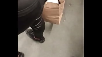 Preview 2 of Bei Sabrinaschroers - Culonaaa metro