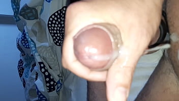 Preview 4 of Man Boy Sexxye - User de son jouet pour jouir