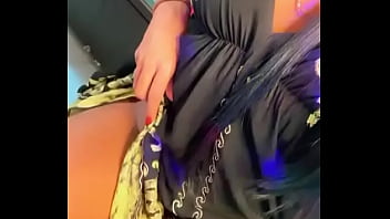 Preview 2 of Big Thirty Babe Xnxx - Safada de vestido sem calcinha bucetinha linda - ROSA VERMELHA
