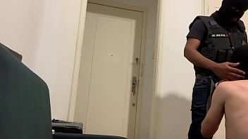 Preview 2 of Jav Askim Sik Sik - Dotado Vigilante do mercado foi convidado pra tomar uma cerveja ap&oacute_s o expediente #1 assista completo no Red
