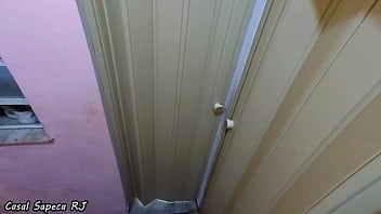 Preview 1 of Dubbed Xvids - Meu marido adora ser corno. Nossa fantasia &eacute_ chamar um cara aqui em casa dizendo que o Marido n&atilde_o est&aacute_ mas na verdade ele est&aacute_ e assiste a foda toda escondido