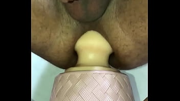 Preview 2 of Sunny Leone Hot Sex 2018 - Plug anal gigante