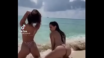Preview 1 of Video Dj Bugil - Las putitas del t1kt0k ense&ntilde_&aacute_ndome