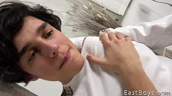Preview 1 of Motivational Vedio In Plane - Handjob Casting - Renato Romani