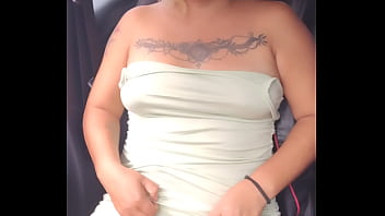 Preview 1 of Daughter Swap Full Movies - Exhibitionismo en el Uber muestro el culo durante el viaje
