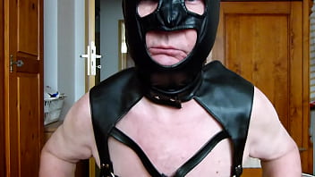 Preview 4 of Long Hair Xxx Girl Video - Andreas mit Maske reitet mal wieder auf einem Gummischwanz