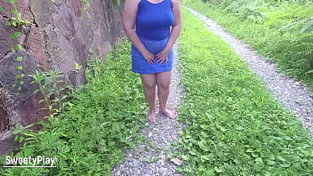 Preview 1 of Bobs Xxx Vk - Hot pee desperation outdoors walking