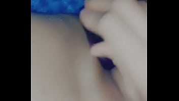 Preview 3 of Indian Bhabhi In Shalwar Kameez - A mi novia le encanta meterse el consolador