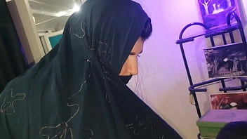 Preview 1 of Perfekt Girls Tube - Refugiada Hindi Desi paga asilo com massagem tantrica e sexo  . El Toro De Oro