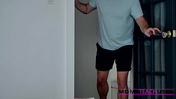 Preview 1 of New Xxi Videos 2018 - StepMom &amp_ StepSis Fight For Santa StepBrother&#039_s Cock Throne