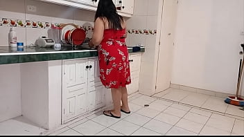 Preview 1 of Russian Mom Daughter Son - Consuelo a mi madrastra porque mi padre le fue infiel aprovecho para follarmela en la concina le gusta como me la cojo de perrito