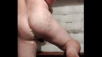 Preview 1 of Solo Pussy Strip - Русский гей снял видео как он садится задницей на огурец!!!