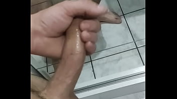 Preview 1 of Ebony Soft - Todo molhadinho de frente espelho