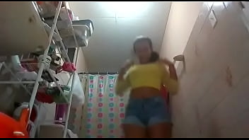 Preview 1 of Anamil Sax - Se desnuda en el ba&ntilde_o