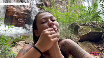 Preview 3 of Latast Film - Fomos pegos transando na cachoeira - De f&eacute_rias com Damiana