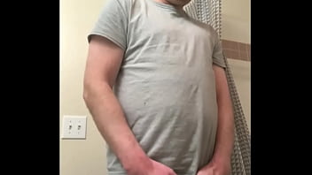 Preview 1 of Jni Sin Xxxcom Vodie - Dude takes a leak in his apartment