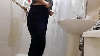 Preview 1 of Cam Throat Dildo - camara escondida a la madre de mi amigo (parte 1)