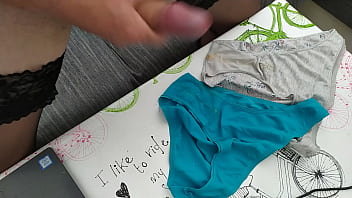 Preview 3 of Wrong Houl - Corrida en bragas de mi mujer 197