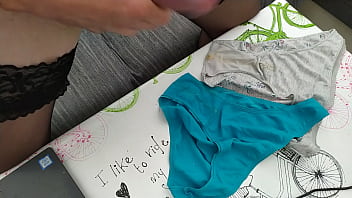 Preview 1 of Wrong Houl - Corrida en bragas de mi mujer 197
