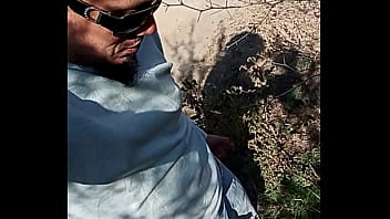 Preview 4 of Kamal Jay - Echando una miadita.