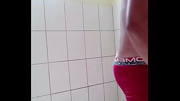 Preview 3 of Phone Sex Brazzer - iRAFAEL Dotado tomando Banho e batendo punheta / parte 3