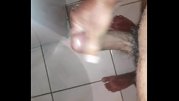 Preview 1 of 118 Ayar Girl - &quot_Aquecendo o tortinho antes do banho&quot_.