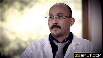 Preview 2 of Bade Maus - evil doctor jerks off to patients