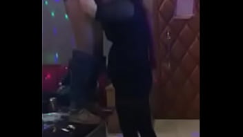 Preview 2 of Sax Mp4 Videos Xxxxxxx - 儿子和熟女母亲ktv做爱