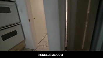 Preview 1 of Pregnant Big Dick - Izzy&#039_s stepbro tags her by slipping his cock inside her cunt