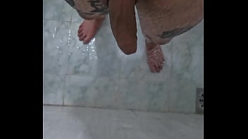 Preview 2 of Babi Retro Porno - HETERO DOTADO TOMANDO BANHO