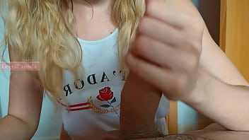 Preview 3 of Italian New - SEXY CHICA OBTIENE SEMEN EN LA CARA COMO UNA PUTA  ORAL SEX
