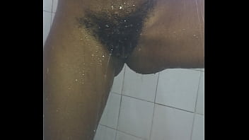 Preview 1 of Sister With Brother Xbideous - Esposa mijando no banho