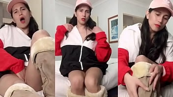 Preview 2 of Phim Sex Vong Trum Hay - shemale winter outfit masturbation with hot cumshot (part 1)