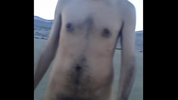 Preview 4 of Gift Video - Paseando desnudo en la playa