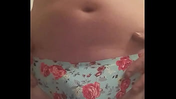 Preview 1 of Any Cum - Wie word geil van mij in mijn nieuwe string? Massterpole solo