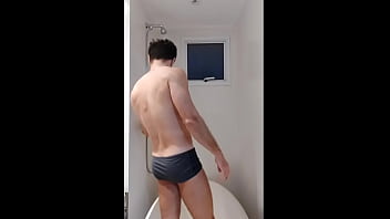 Preview 1 of Erotic Nite - Banho &eacute_ bom