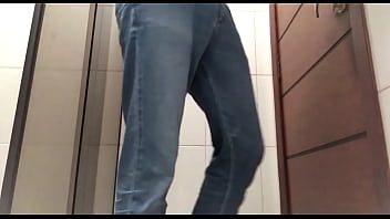 Preview 1 of Fatgirl Amateur - Banho do menino que hoje est&aacute_ peludo