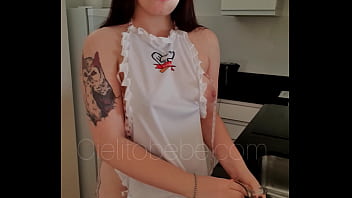 Preview 2 of Bound And Troathfucked - Cielitobebe haci&eacute_ndose una paja en la cocina hasta que le sale crema - (trailer)