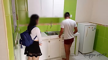 Preview 1 of Youjizz Video Bokep Mama Indo - llega a la casa: mi vecina llega y me encuentra en ropa interior y no se aguanta por chupar mi polla,  la follo en su cuarto antes que llegue alguien,  casi nos pillan